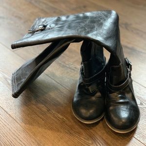 Breckelle’s tall black boot